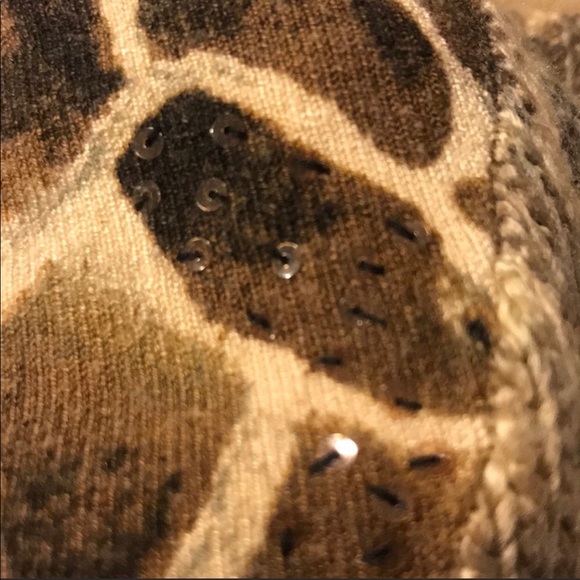 Sweater - Picture 5 of 7